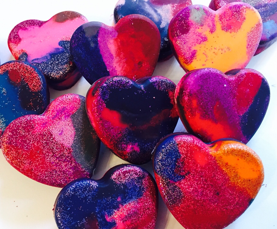 DIY Valentine's Day Glitter Crayon Hearts