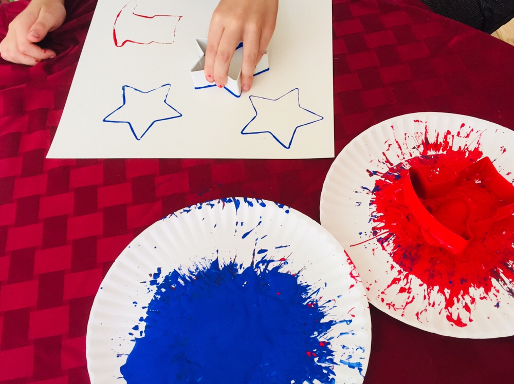 Patriotic Cookie Cutter Painting is an easy and fun preschool activity!