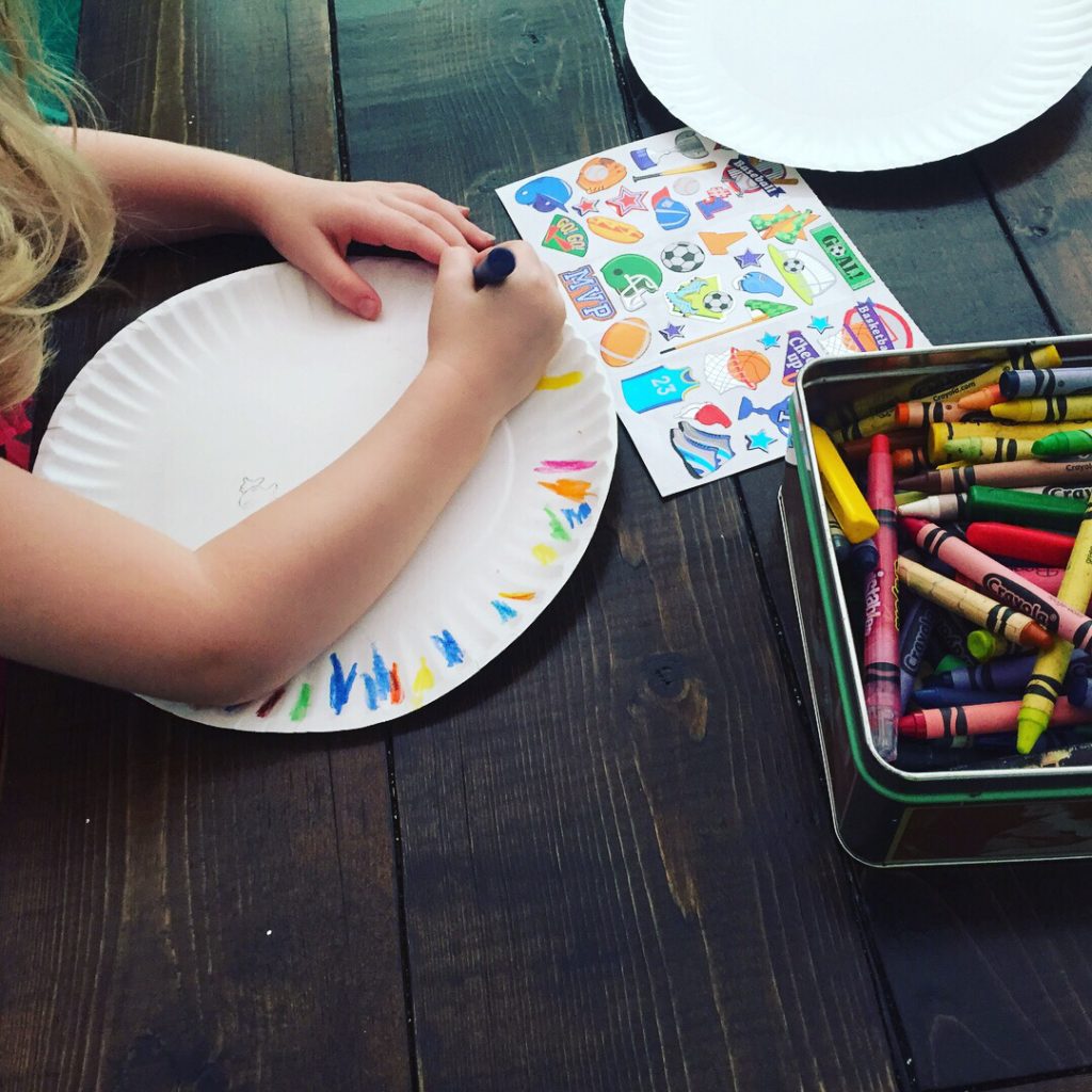 ballon tennis racket paper plate craft