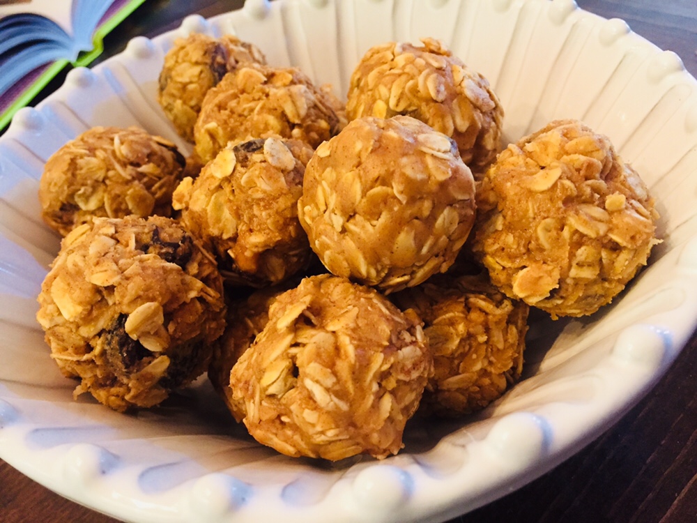 Oatmeal Cookie Energy Bites