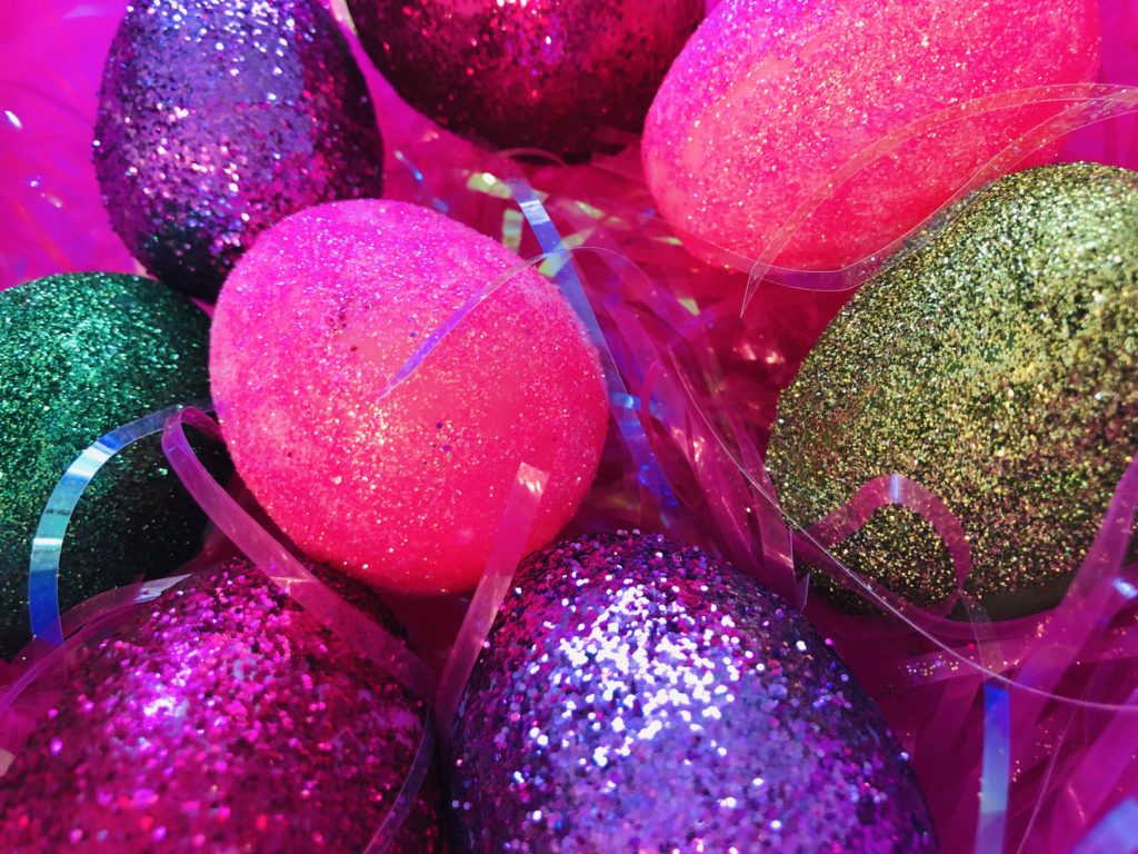 DIY Plastic Glitter Eggs