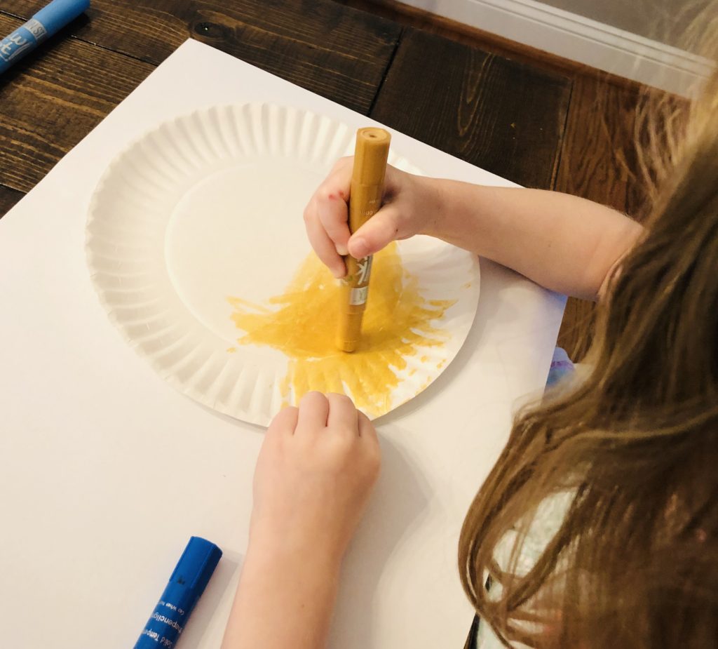 Paper Plate Beach Craft for preschoolers