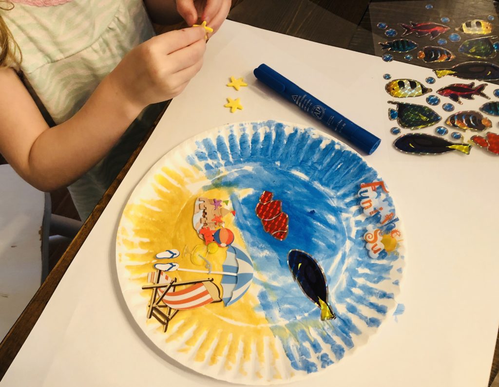 Paper Plate Beach Craft for preschoolers