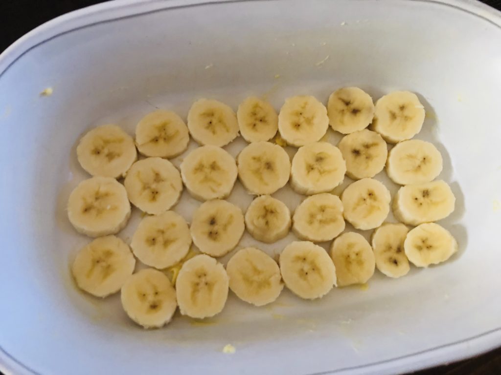 Slice bananas for the bottom layer