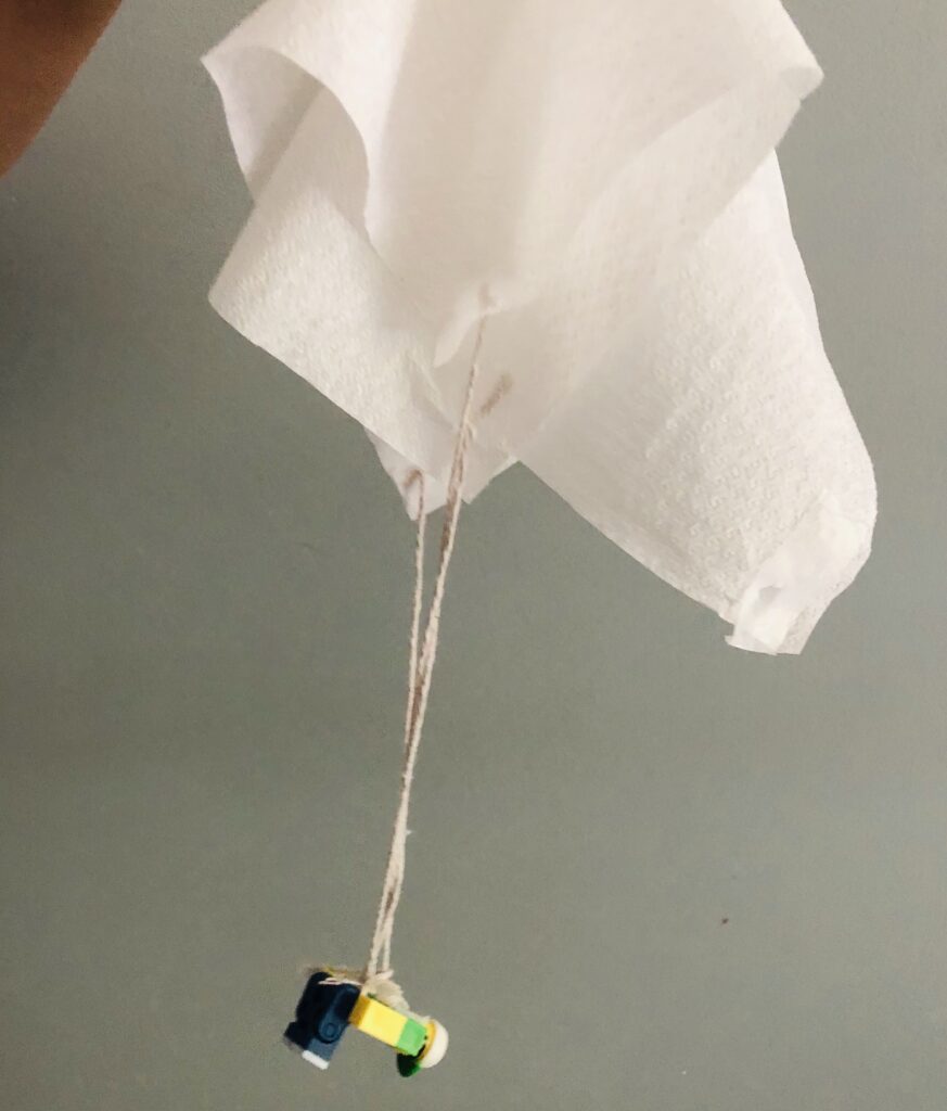 Toy Parachute using napkin