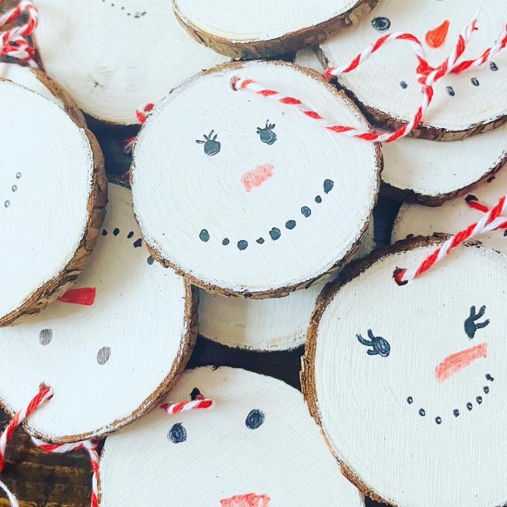 Quick and Easy Snowman Wood Slice Ornament Craft - Glitter On A Dime