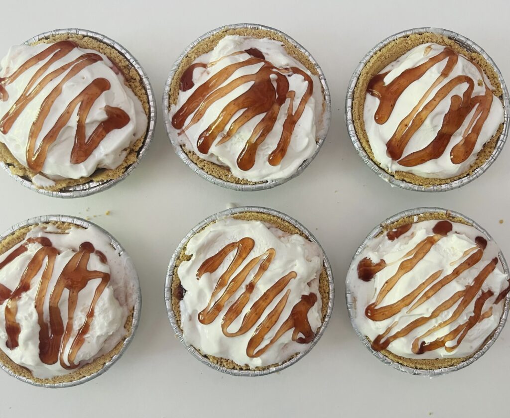 Cute Mini Strawberry Ice Cream Pies for Summer
